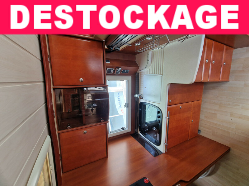43227-10-2048.jpg